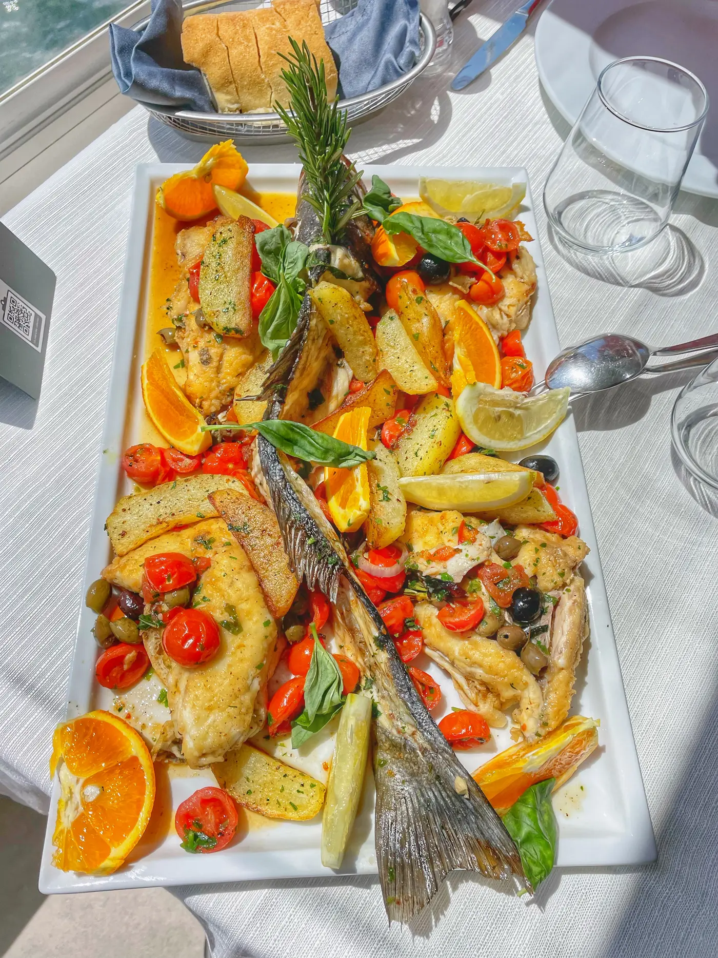 Poisson à l'acqua pazza